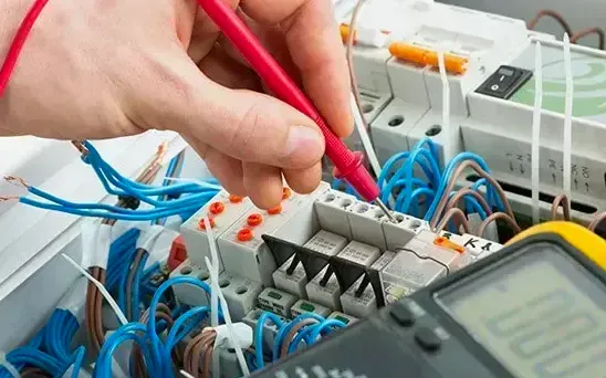 Professional electrician in Wallington